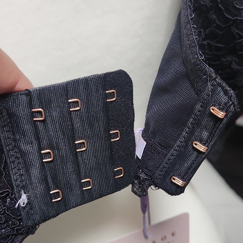 NWT Savage Fenty Black Lace Bra - Picture 6 of 8